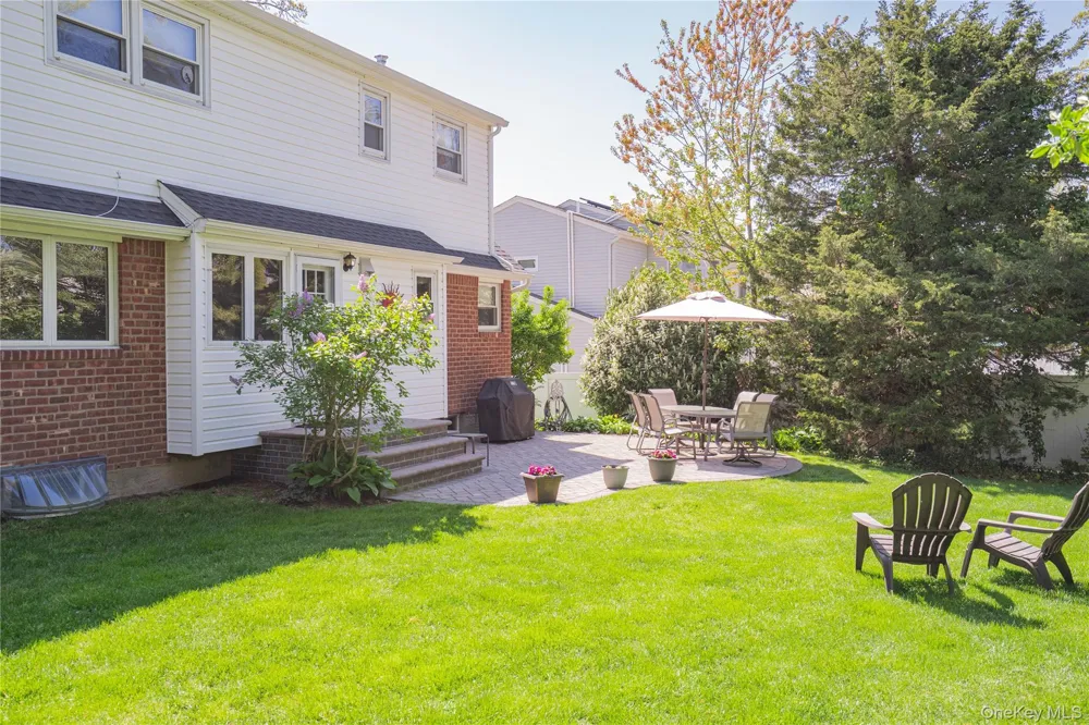 43 Genesee Drive Commack, NY 11725