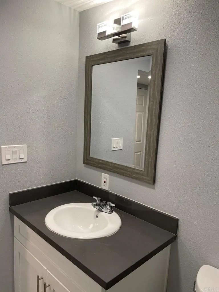 34351 Judy Lane Cathedral City, CA 92234