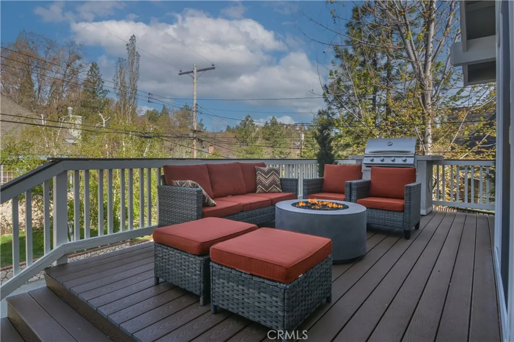 1037 Beaver Lake Arrowhead, CA 92352