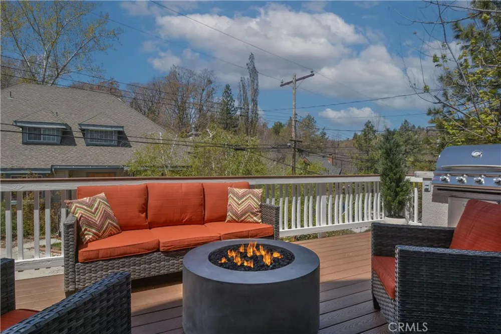 1037 Beaver Lake Arrowhead, CA 92352