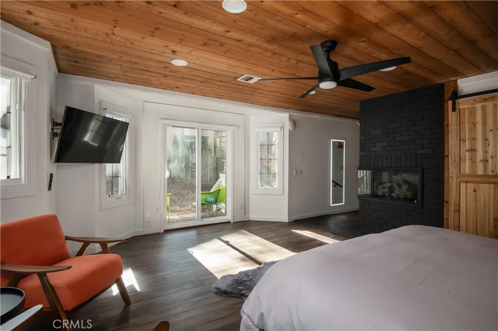 1037 Beaver Lake Arrowhead, CA 92352