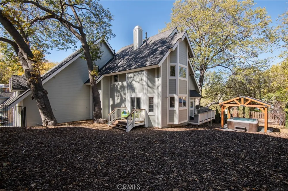 1037 Beaver Lake Arrowhead, CA 92352