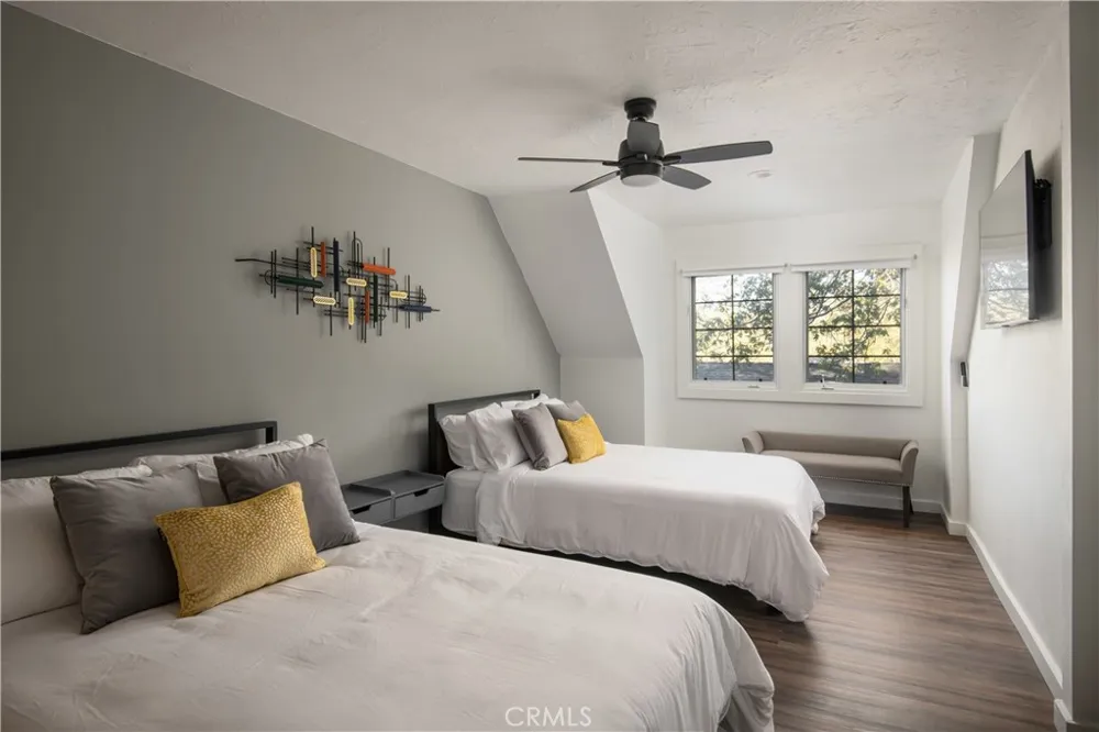 1037 Beaver Lake Arrowhead, CA 92352