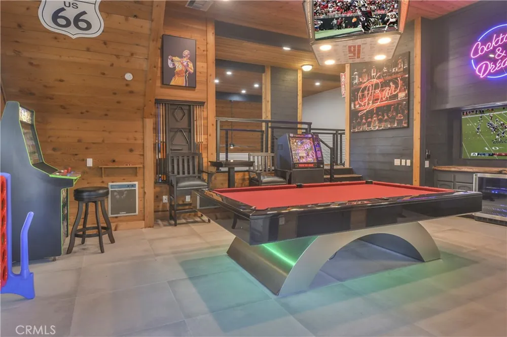 1037 Beaver Lake Arrowhead, CA 92352
