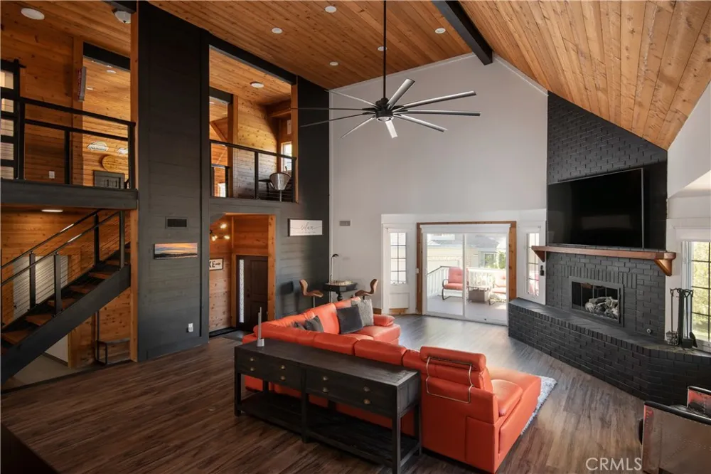 1037 Beaver Lake Arrowhead, CA 92352