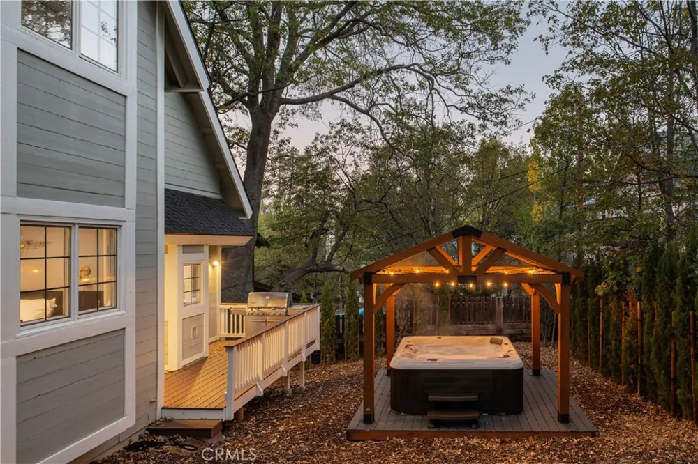 1037 Beaver Lake Arrowhead, CA 92352