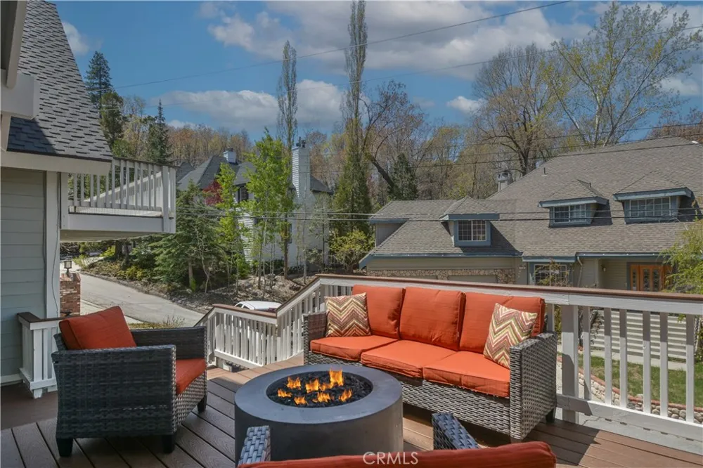 1037 Beaver Lake Arrowhead, CA 92352