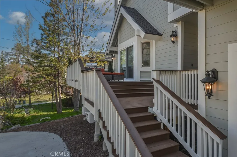 1037 Beaver Lake Arrowhead, CA 92352