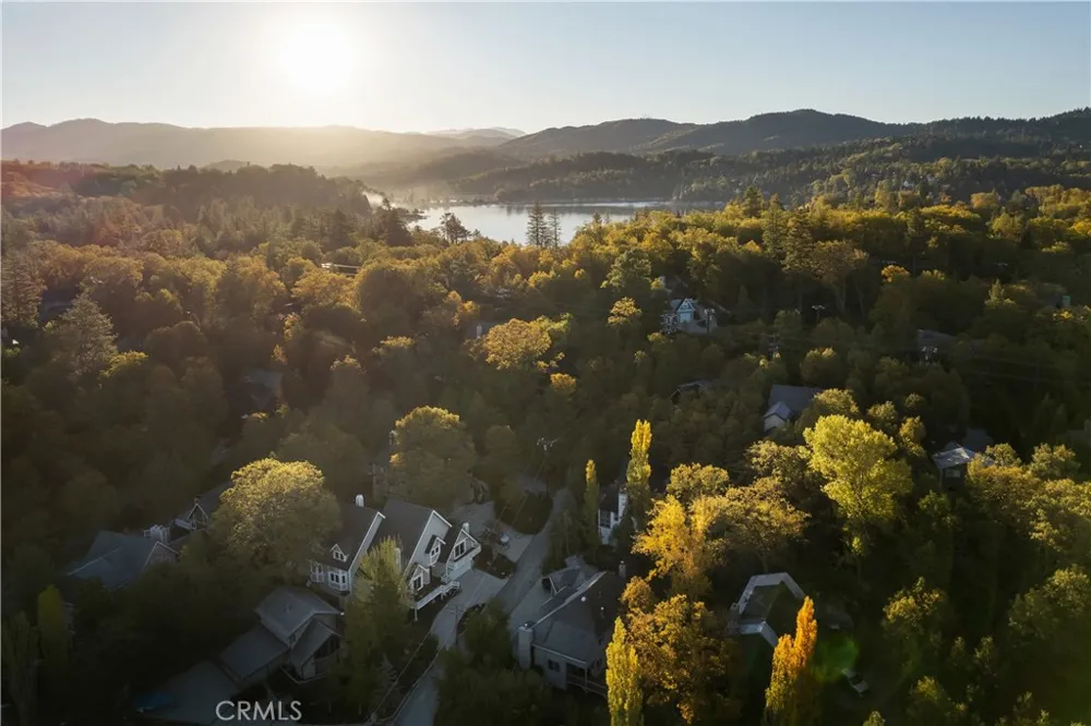 1037 Beaver Lake Arrowhead, CA 92352