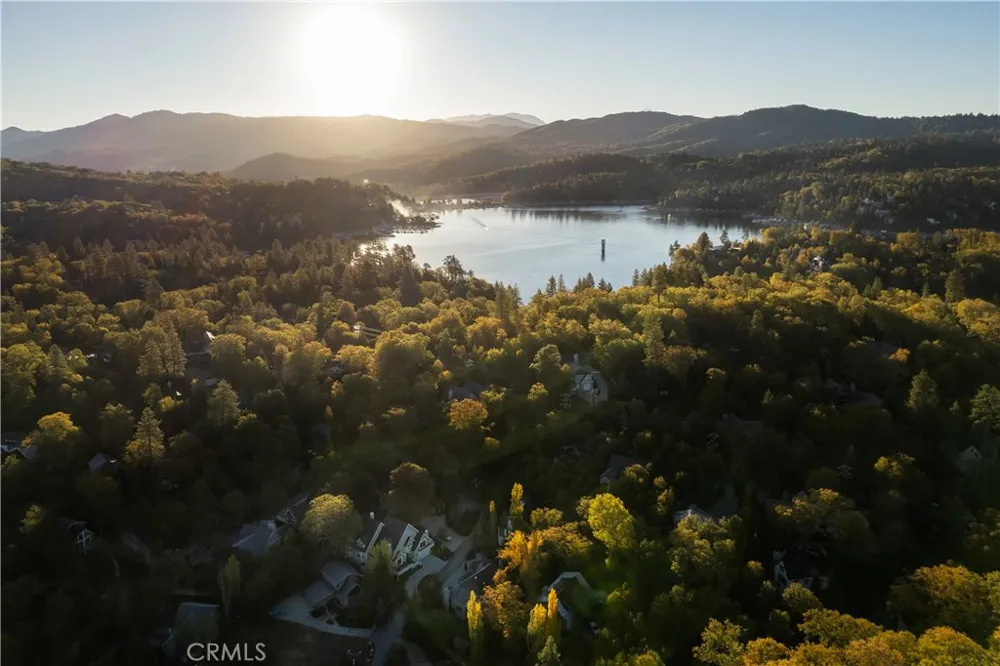 1037 Beaver Lake Arrowhead, CA 92352