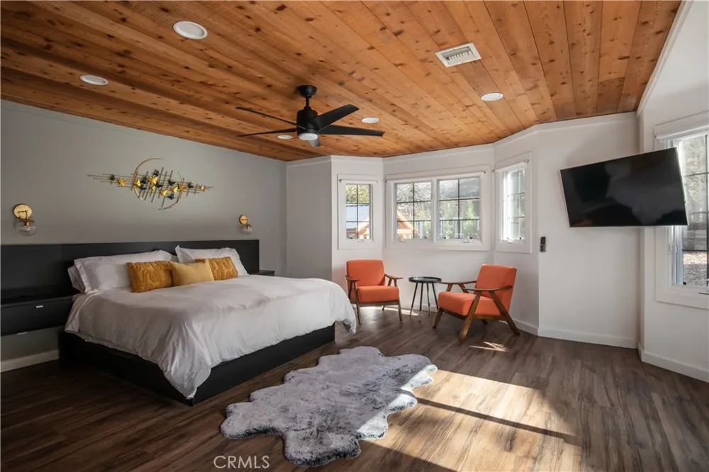 1037 Beaver Lake Arrowhead, CA 92352