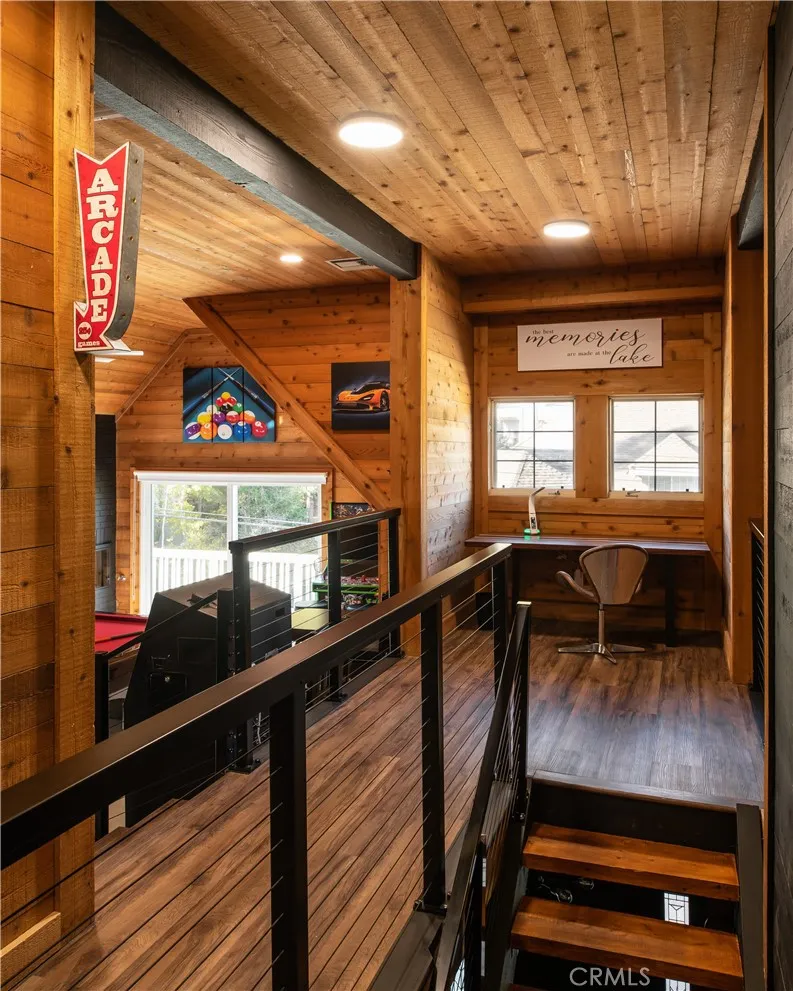 1037 Beaver Lake Arrowhead, CA 92352