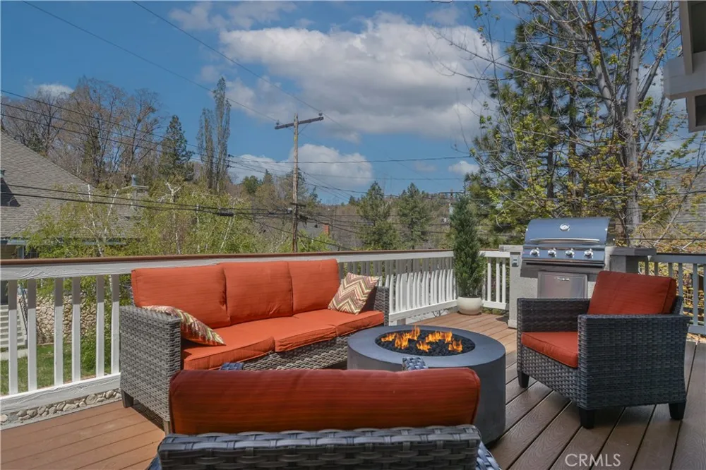 1037 Beaver Lake Arrowhead, CA 92352