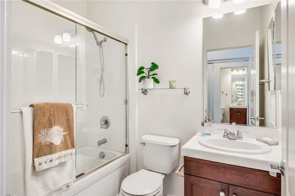 5403 W 149th Place #3 Hawthorne, CA 90250
