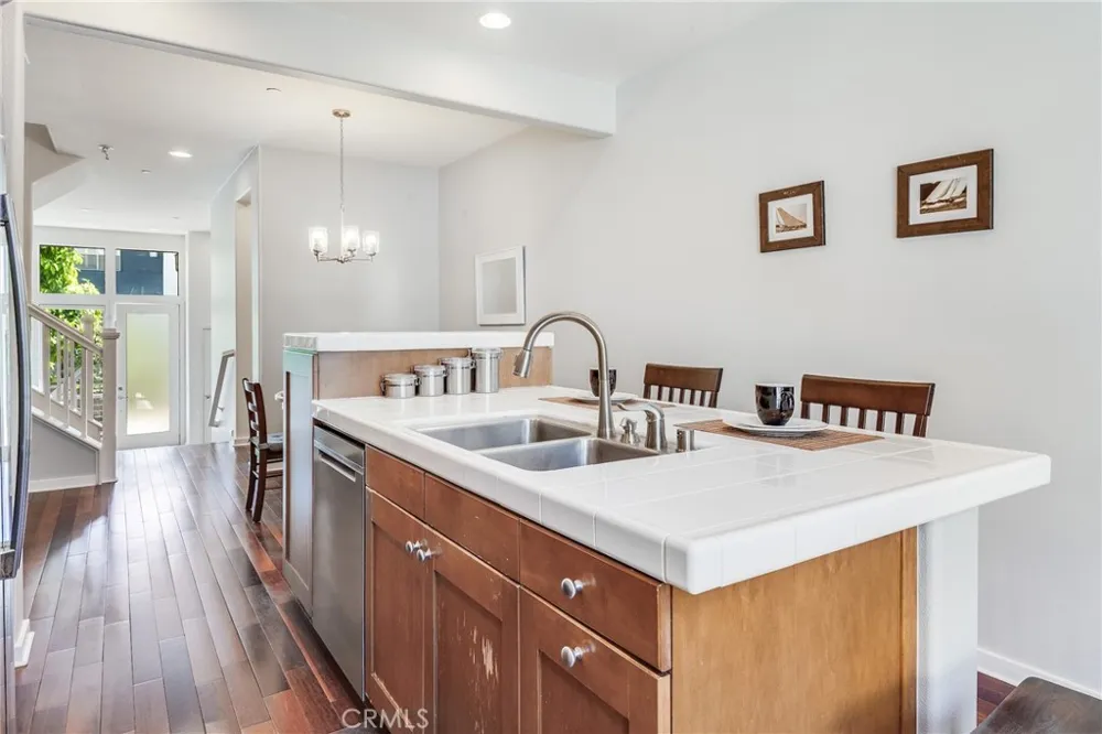 5403 W 149th Place #3 Hawthorne, CA 90250