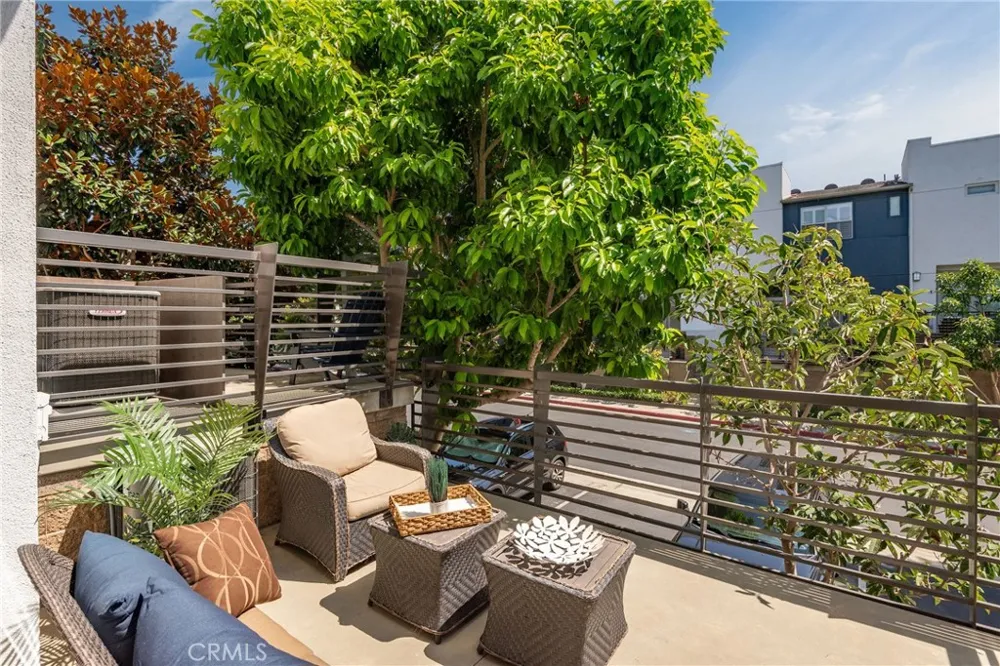 5403 W 149th Place #3 Hawthorne, CA 90250