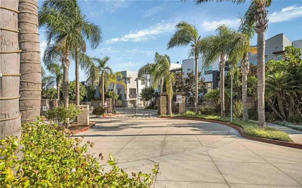 5403 W 149th Place #3 Hawthorne, CA 90250
