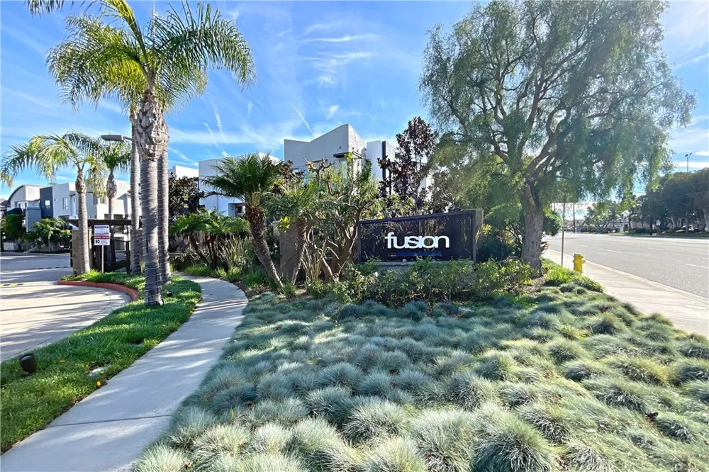 5403 W 149th Place #3 Hawthorne, CA 90250
