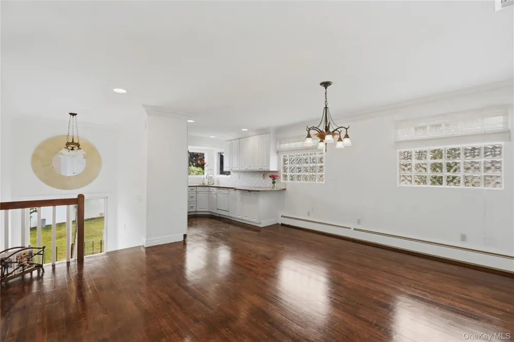 2054 Whalen Avenue Merrick, NY 11566