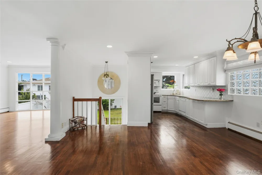 2054 Whalen Avenue Merrick, NY 11566