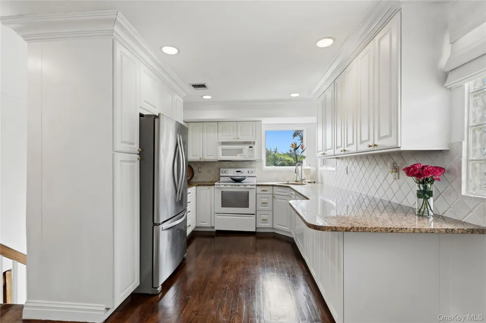 2054 Whalen Avenue Merrick, NY 11566