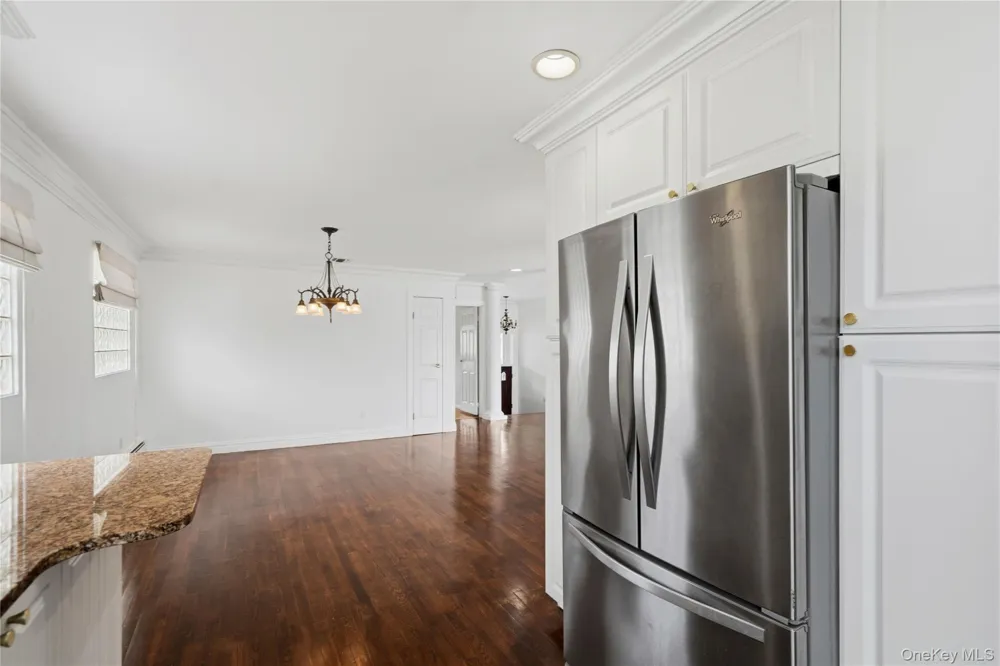 2054 Whalen Avenue Merrick, NY 11566