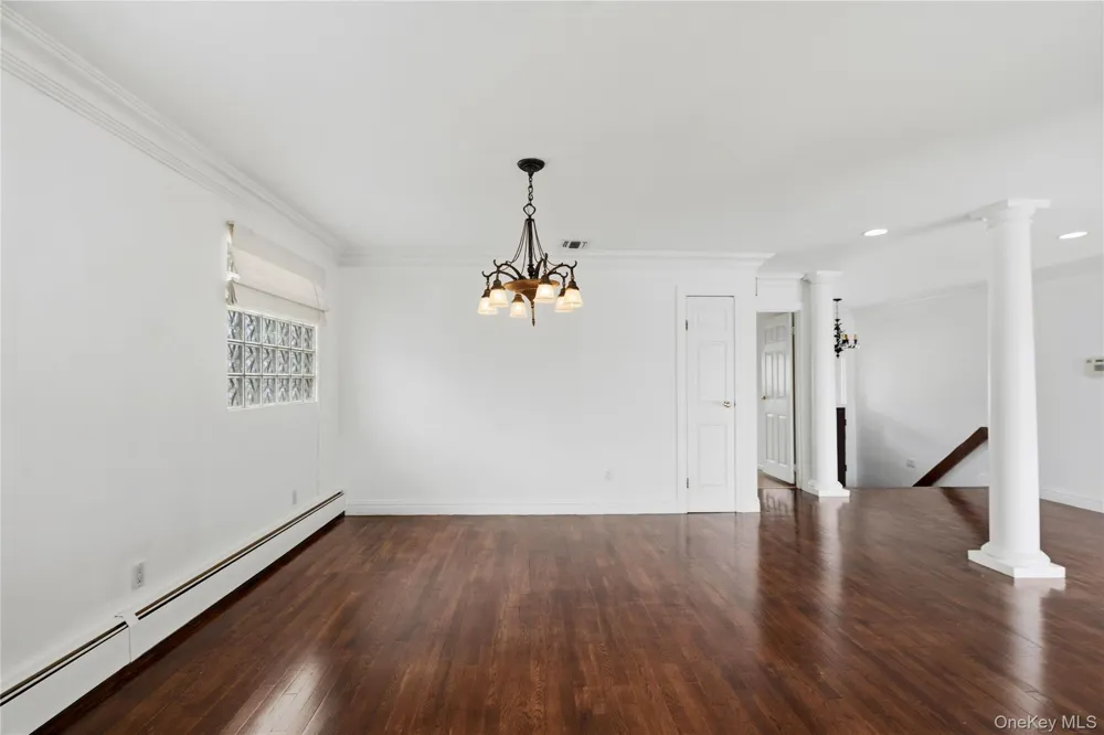 2054 Whalen Avenue Merrick, NY 11566