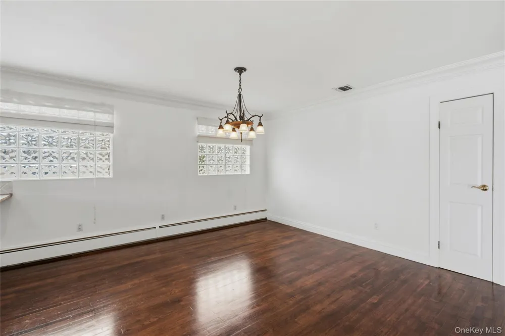2054 Whalen Avenue Merrick, NY 11566