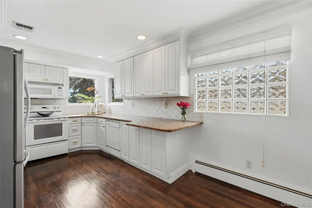 2054 Whalen Avenue Merrick, NY 11566