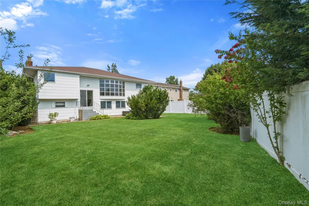 2054 Whalen Avenue Merrick, NY 11566