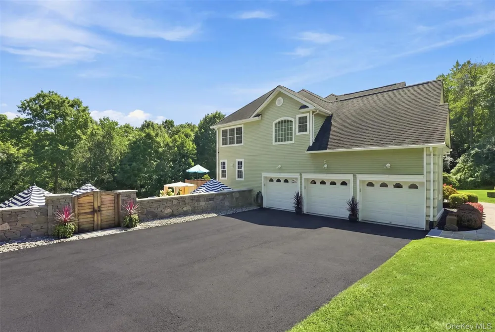 34 Woodcrest Lane Goshen, NY 10924