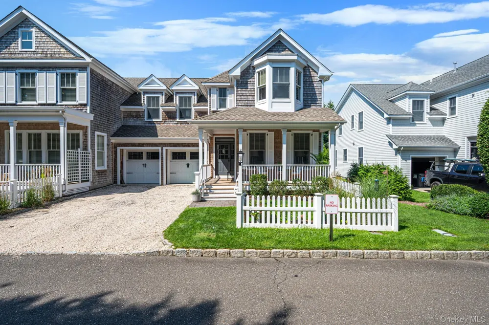 24 Pond Crossing #11 Southampton, NY 11968