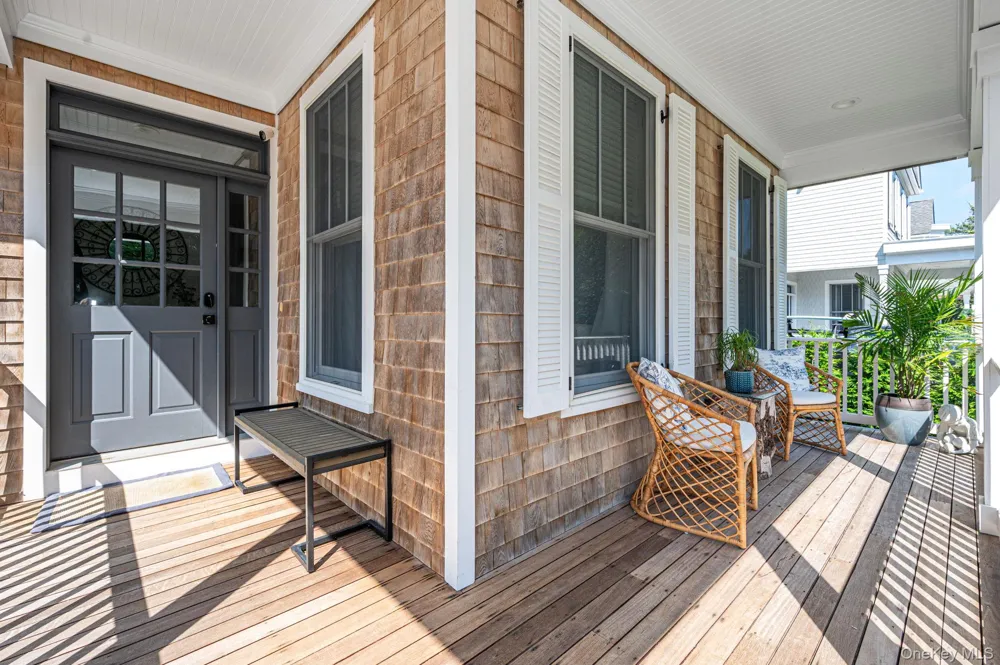 24 Pond Crossing #11 Southampton, NY 11968