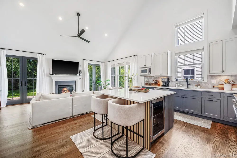 24 Pond Crossing #11 Southampton, NY 11968