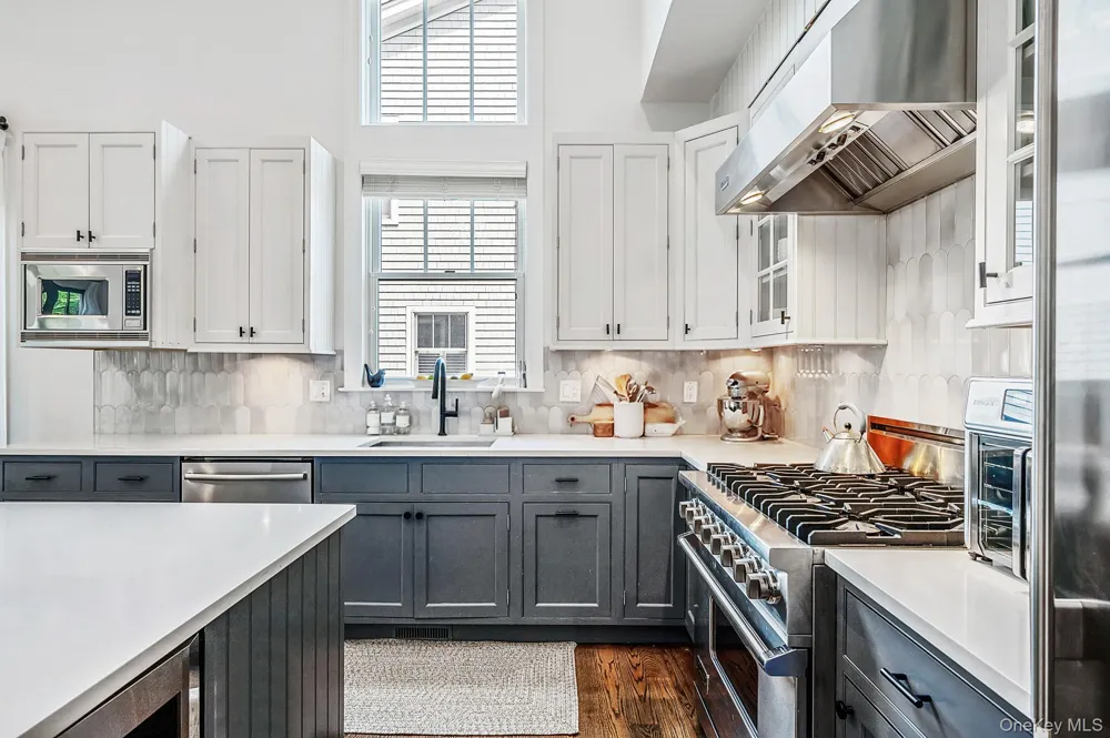 24 Pond Crossing #11 Southampton, NY 11968