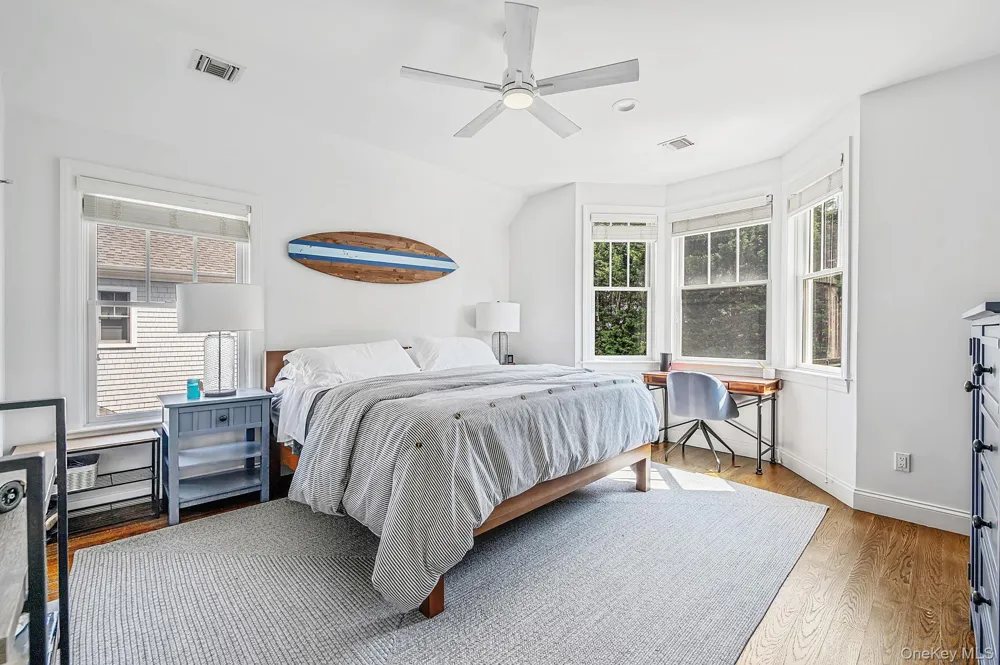 24 Pond Crossing #11 Southampton, NY 11968