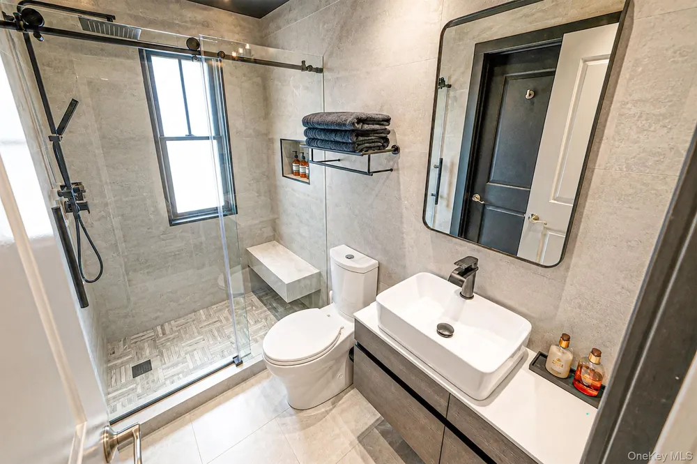24 Pond Crossing #11 Southampton, NY 11968