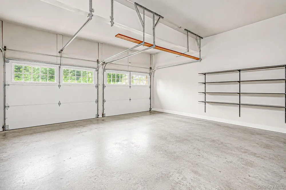 24 Pond Crossing #11 Southampton, NY 11968