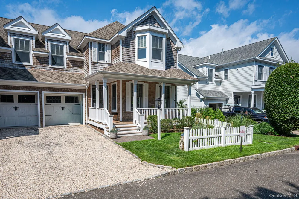 24 Pond Crossing #11 Southampton, NY 11968