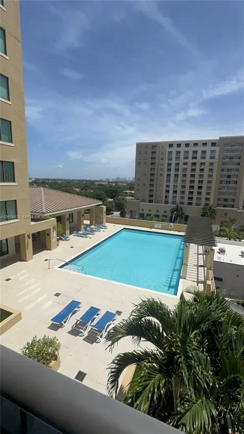 4242 NW 2nd St #808