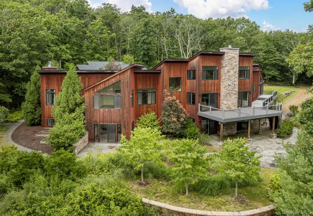 25 Vincent Place Wurtsboro, NY 12790