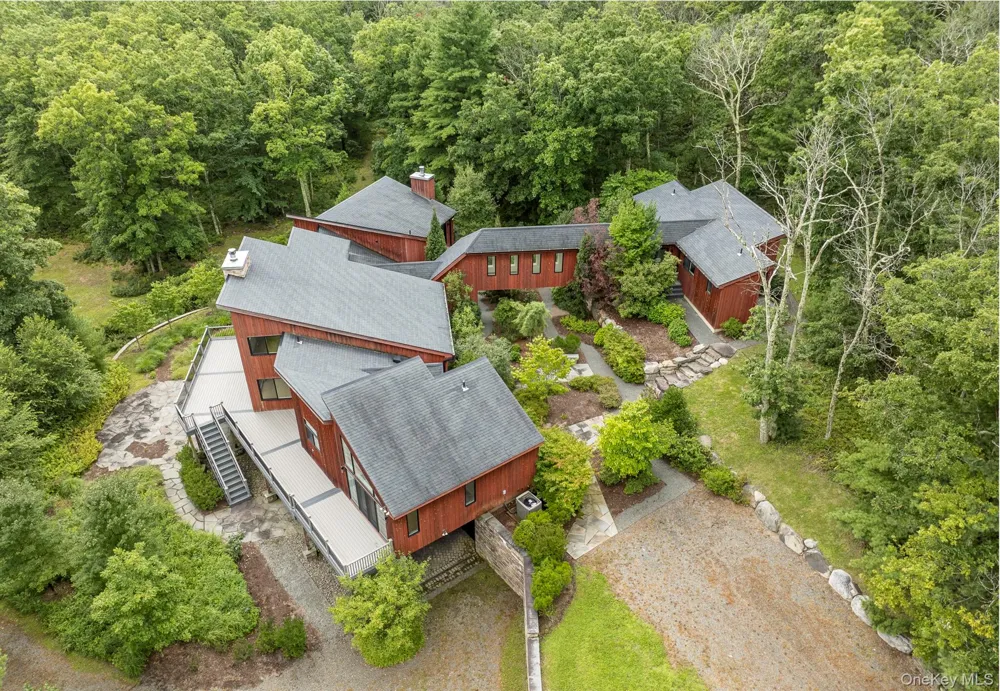 25 Vincent Place Wurtsboro, NY 12790