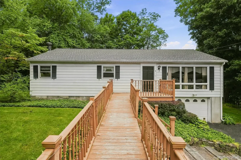 9 Michelle Drive Newburgh, NY 12550