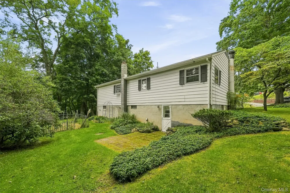 9 Michelle Drive Newburgh, NY 12550