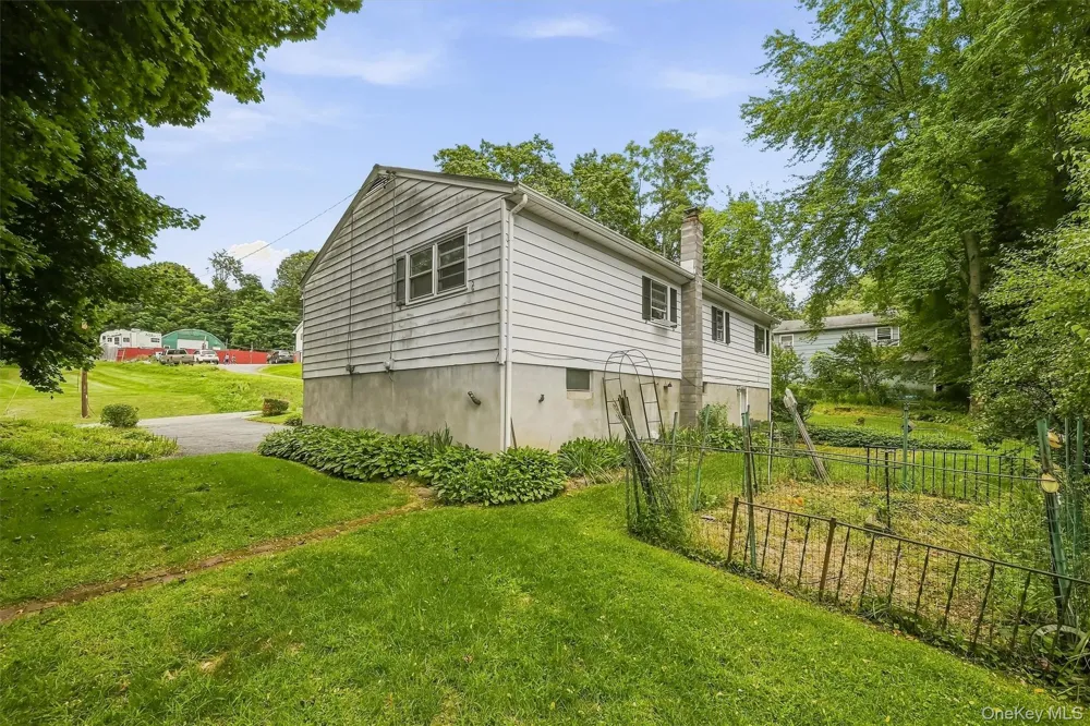 9 Michelle Drive Newburgh, NY 12550