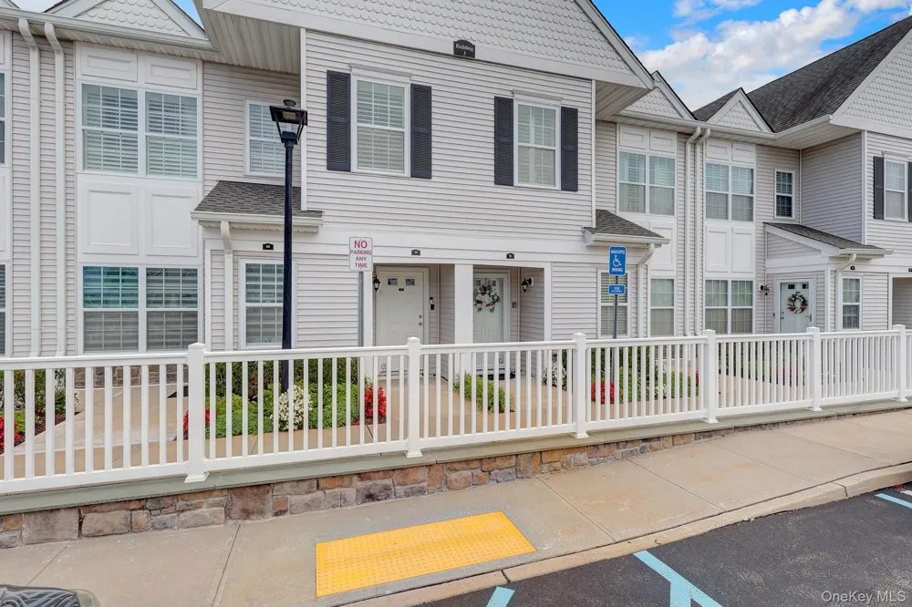 41 Spring Drive Seaford, NY 11783