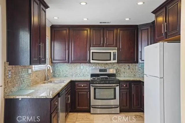 32989 Pepper Drive Lake Elsinore, CA 92530