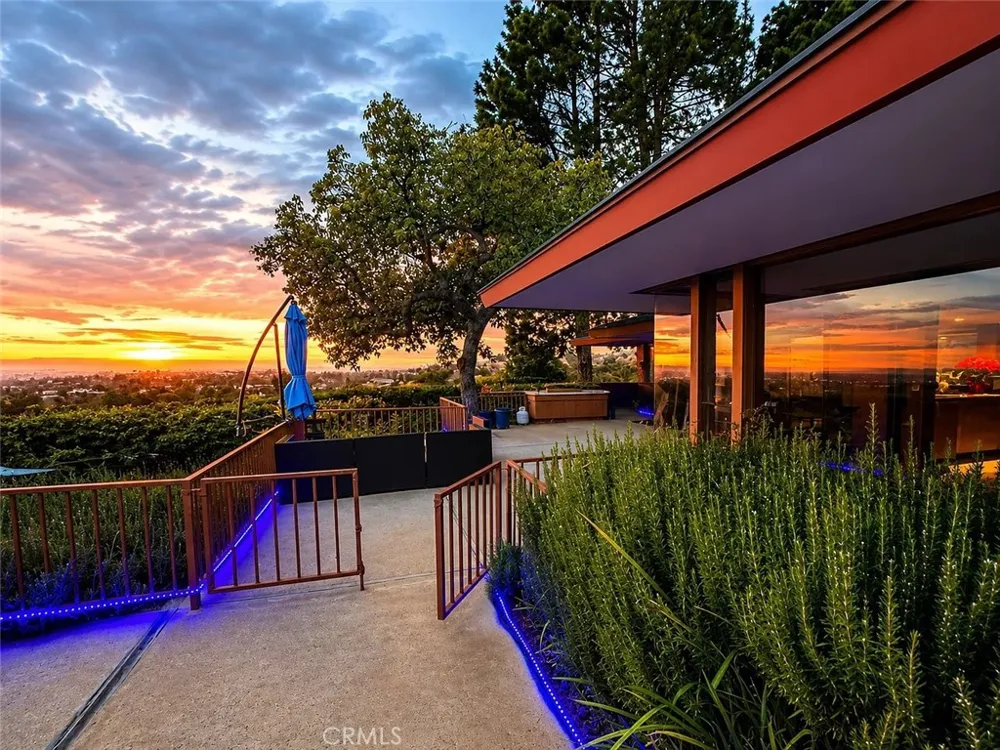 540 Reposado La Habra Heights, CA 90631