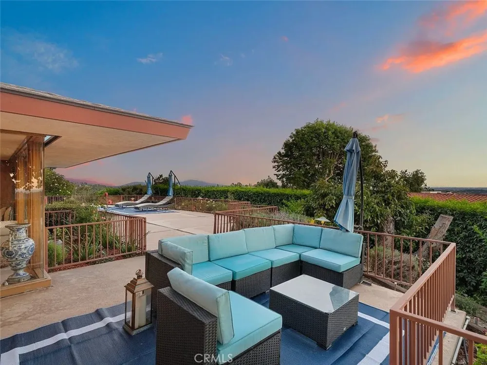 540 Reposado La Habra Heights, CA 90631