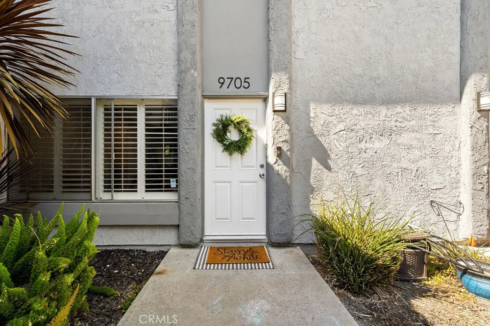 9705 Bickley Drive #5 Huntington Beach, CA 92646